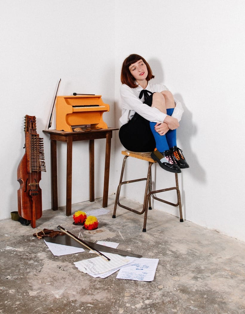 Photograph of the composer Lucie Treacher.