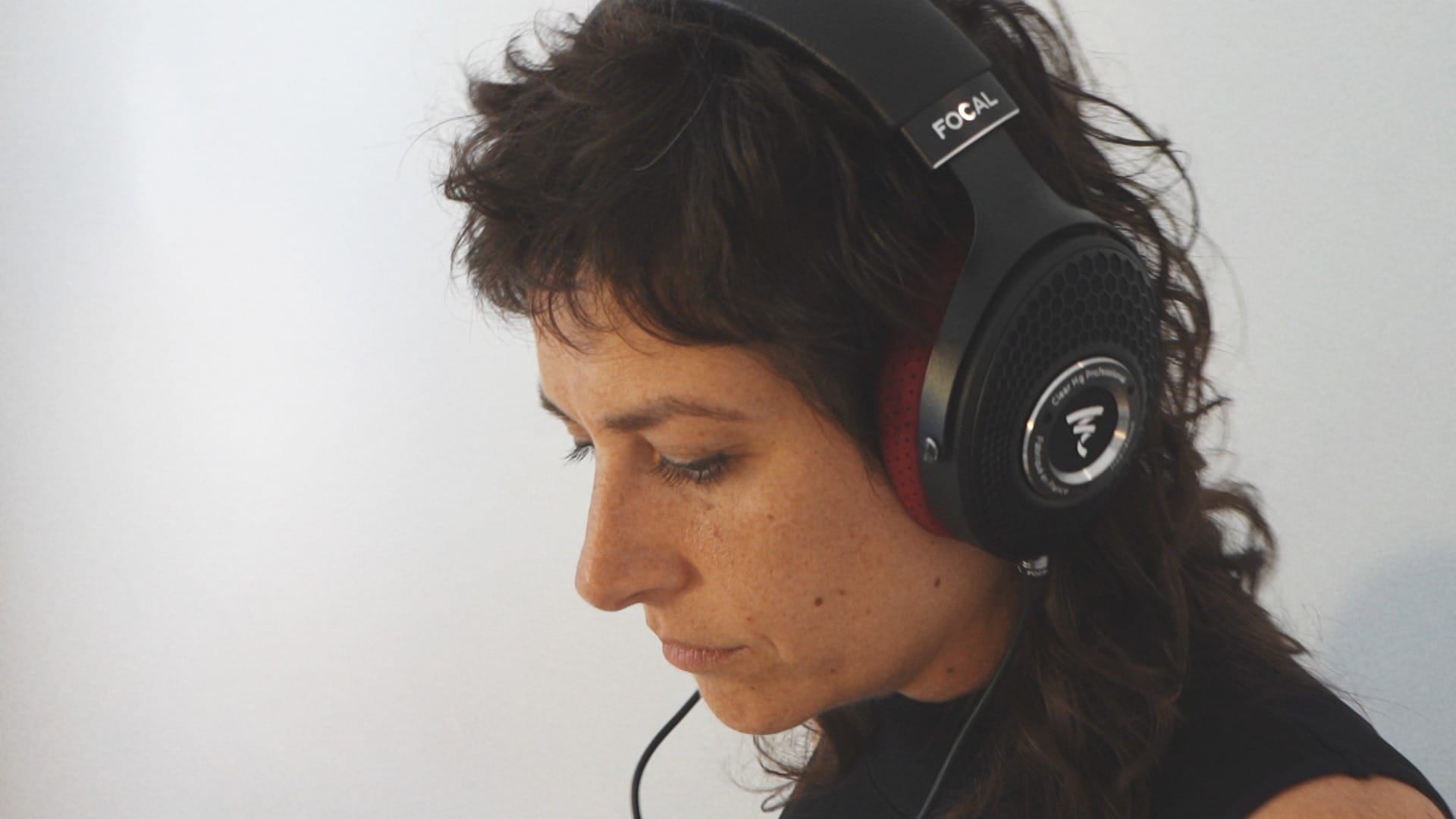 "I wanted to put a dramatic emphasis on what is revealed", Line Katcho talks 1000xRESIST